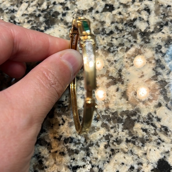 18K gold bangle with channel set emeralds, sapphires, rubies & diamond accents - Picture 4 of 9